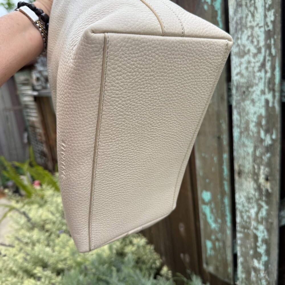 The Horse Daisy Pebble Leather Shoulder Bag Oat - Picture 2 of 12